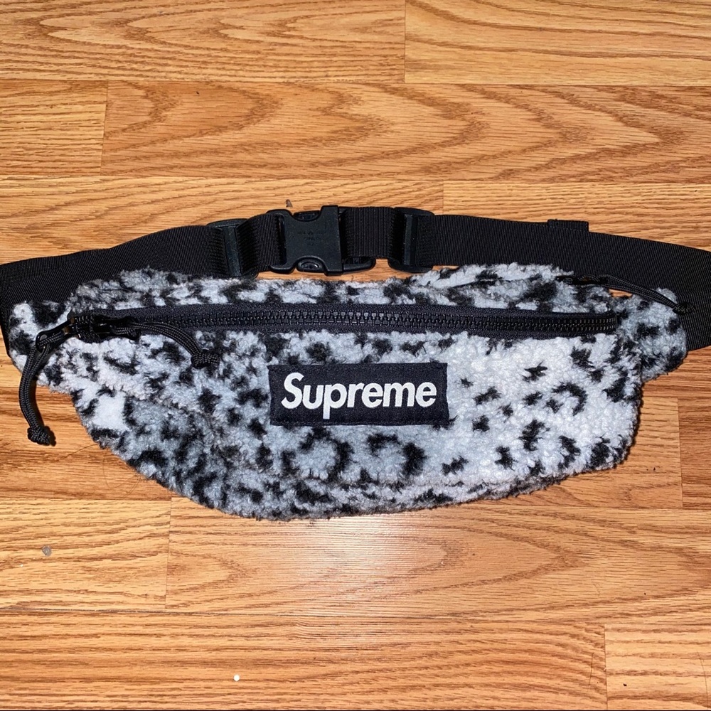 SUPREME LEOPARD FLEECE WAIST BAG FW17